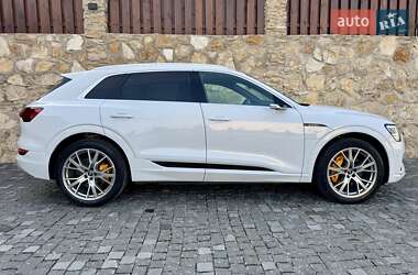 Внедорожник / Кроссовер Audi e-tron 2020 в 