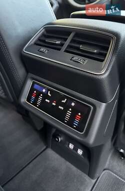 Внедорожник / Кроссовер Audi e-tron 2020 в 