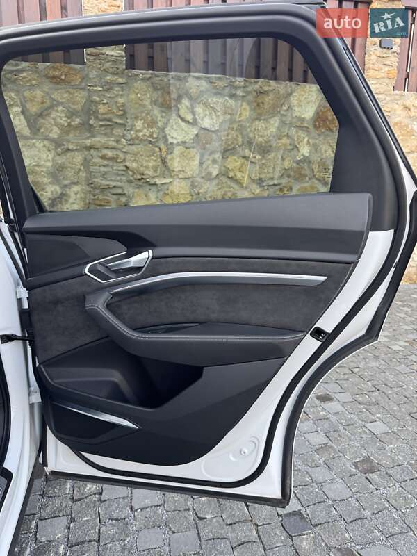 Внедорожник / Кроссовер Audi e-tron 2020 в Ровно