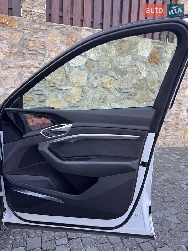 Внедорожник / Кроссовер Audi e-tron 2020 в Ровно