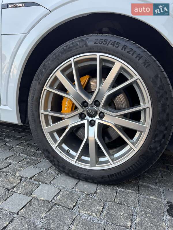 Внедорожник / Кроссовер Audi e-tron 2020 в Ровно