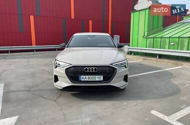 Внедорожник / Кроссовер Audi e-tron 2021 в 