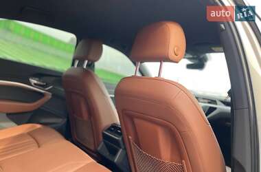 Внедорожник / Кроссовер Audi e-tron 2021 в 