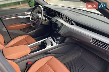 Внедорожник / Кроссовер Audi e-tron 2021 в 