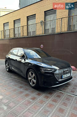 Внедорожник / Кроссовер Audi e-tron 2019 в 