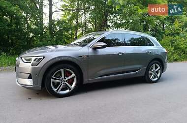 Внедорожник / Кроссовер Audi e-tron 2019 в 