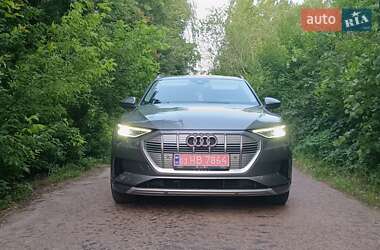 Внедорожник / Кроссовер Audi e-tron 2019 в 
