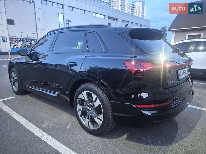 Внедорожник / Кроссовер Audi e-tron 2020 в Киеве