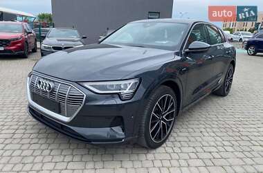 Внедорожник / Кроссовер Audi e-tron 2020 в 