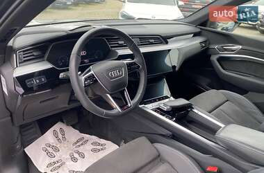 Внедорожник / Кроссовер Audi e-tron 2020 в 