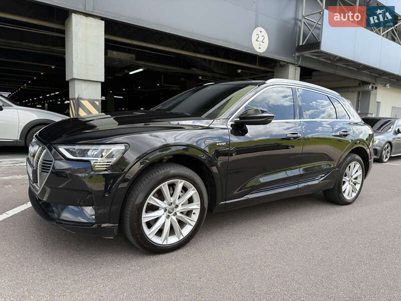 Внедорожник / Кроссовер Audi e-tron 2019 в 