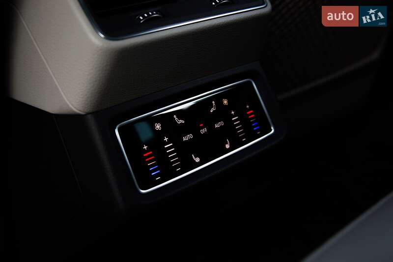 Внедорожник / Кроссовер Audi e-tron 2019 в Киеве