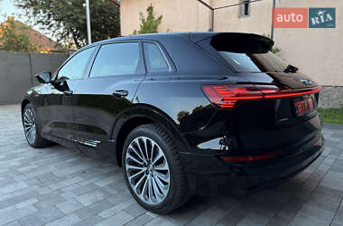Внедорожник / Кроссовер Audi e-tron 2020 в 