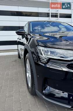 Внедорожник / Кроссовер Audi e-tron 2022 в 