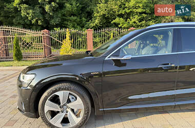Внедорожник / Кроссовер Audi e-tron 2020 в 