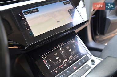 Внедорожник / Кроссовер Audi e-tron 2020 в 
