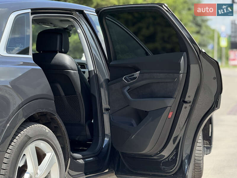 Внедорожник / Кроссовер Audi e-tron 2019 в Тернополе