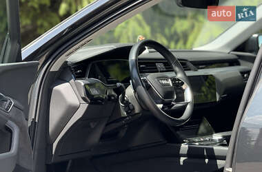 Внедорожник / Кроссовер Audi e-tron 2019 в 