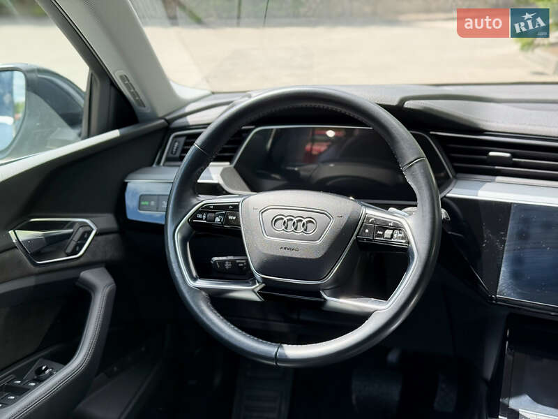 Внедорожник / Кроссовер Audi e-tron 2019 в Тернополе