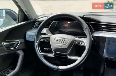 Внедорожник / Кроссовер Audi e-tron 2019 в 