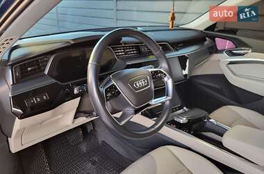 Позашляховик / Кросовер Audi e-tron 2019 в 