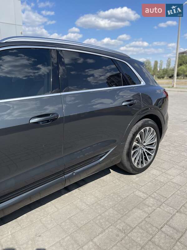 Позашляховик / Кросовер Audi e-tron 2019 в Запоріжжі