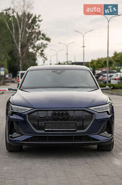 Внедорожник / Кроссовер Audi e-tron 2020 в 