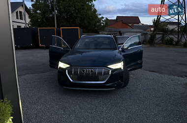 Внедорожник / Кроссовер Audi e-tron 2020 в 