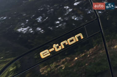 Внедорожник / Кроссовер Audi e-tron 2019 в 