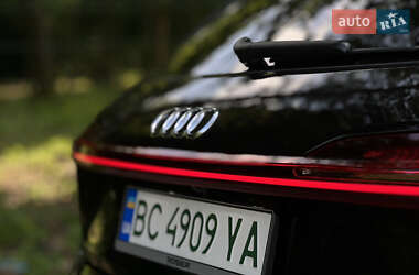 Внедорожник / Кроссовер Audi e-tron 2019 в 