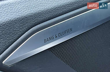 Внедорожник / Кроссовер Audi e-tron 2019 в 