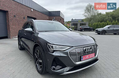 Внедорожник / Кроссовер Audi e-tron 2020 в 
