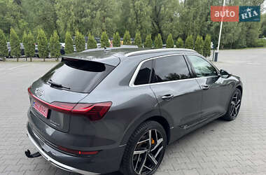 Внедорожник / Кроссовер Audi e-tron 2020 в 