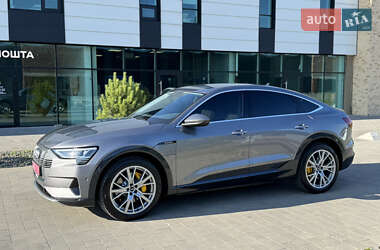 Внедорожник / Кроссовер Audi e-tron 2023 в 