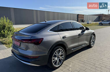 Внедорожник / Кроссовер Audi e-tron 2023 в 