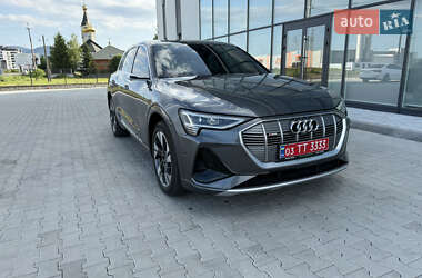 Внедорожник / Кроссовер Audi e-tron 2020 в 