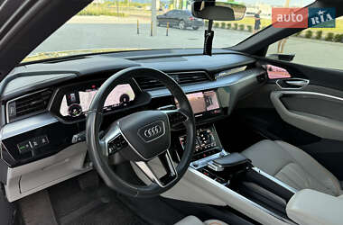 Внедорожник / Кроссовер Audi e-tron 2020 в 