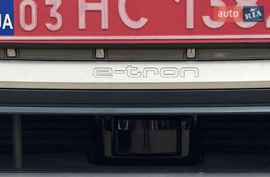 Позашляховик / Кросовер Audi e-tron 2020 в 