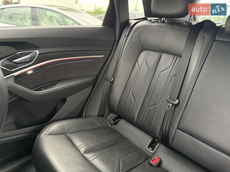 Внедорожник / Кроссовер Audi e-tron 2020 в Днепре фото 41 Внедорожник / Кроссовер Audi e-tron 2020 в Днепре