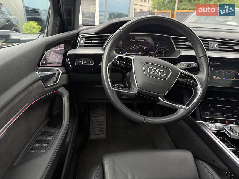 Внедорожник / Кроссовер Audi e-tron 2020 в Днепре фото 53 Внедорожник / Кроссовер Audi e-tron 2020 в Днепре