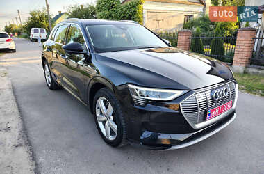 Внедорожник / Кроссовер Audi e-tron 2019 в 