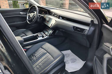 Внедорожник / Кроссовер Audi e-tron 2019 в 