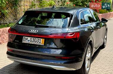 Внедорожник / Кроссовер Audi e-tron 2020 в 