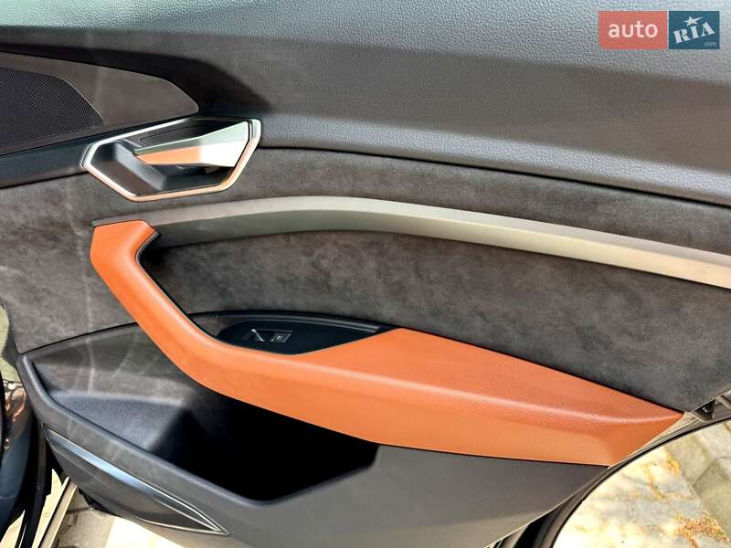 Внедорожник / Кроссовер Audi e-tron 2020 в Хмельницком