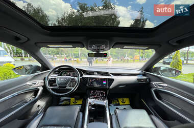 Внедорожник / Кроссовер Audi e-tron 2019 в 