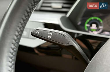 Внедорожник / Кроссовер Audi e-tron 2019 в 