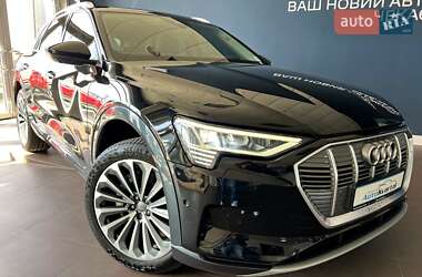 Внедорожник / Кроссовер Audi e-tron 2019 в 