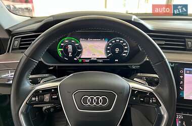 Внедорожник / Кроссовер Audi e-tron 2019 в 