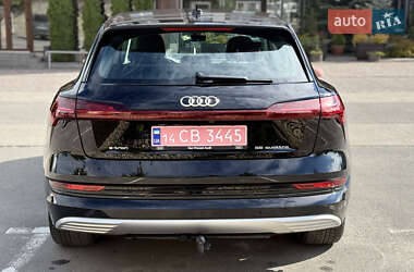 Внедорожник / Кроссовер Audi e-tron 2020 в 