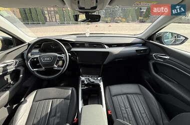 Внедорожник / Кроссовер Audi e-tron 2020 в 